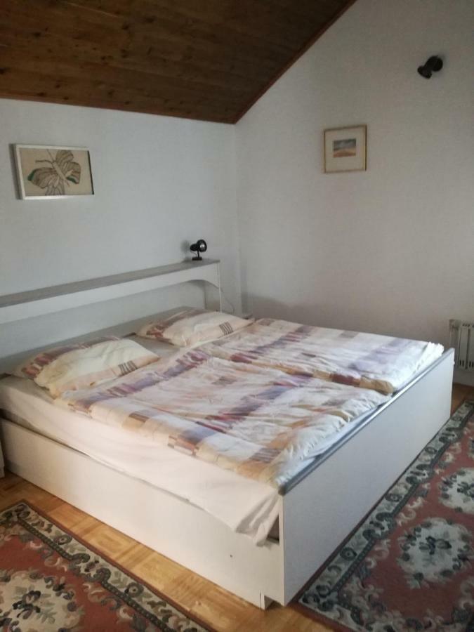Apartmani Marijana Selce Exterior foto